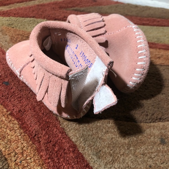 Minnetonka Leather Baby Booties Pink - Picture 5 of 6